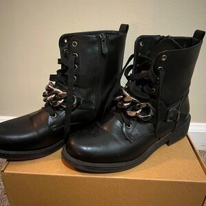 Black chain link boots